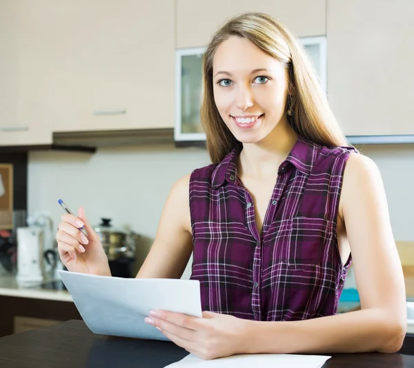 Happy woman with papers — Stock Photo, Image