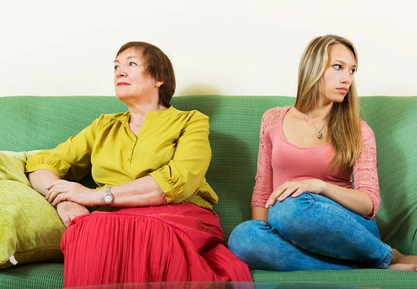 Mother and  daughter after quarrel — Stock Photo, Image