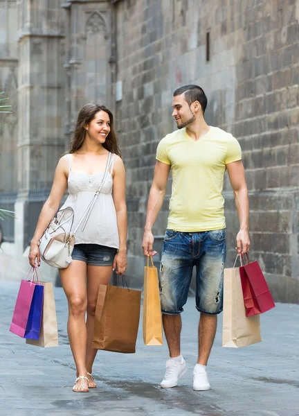 Hombre y mujer haciendo compras —  Fotos de Stock