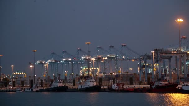 Tampilan malam Port of Algeciras — Stok Video