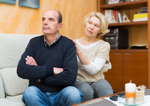 Couple after quarrel indoors — Stock Photo, Image
