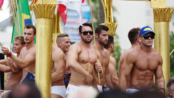 Gay pride-parade in sitges — Stockfoto