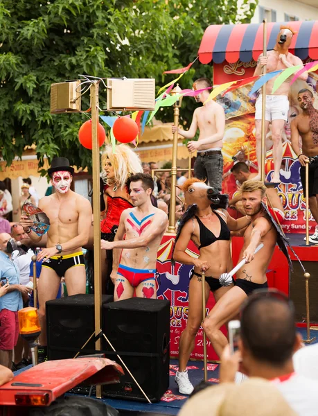 Gay pride-parade in sitges — Stockfoto