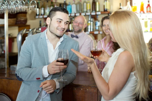 Restaurant visitors drinking wine — Stock Photo, Image