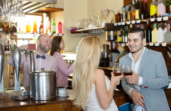 Restaurant visitors drinking wine — Stock Photo, Image