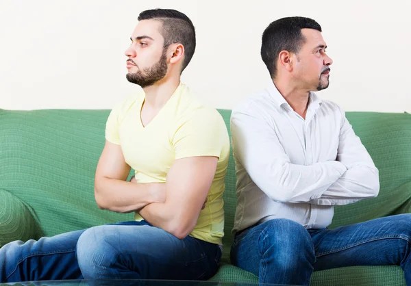 Male adults arguing about something — Stock Photo, Image