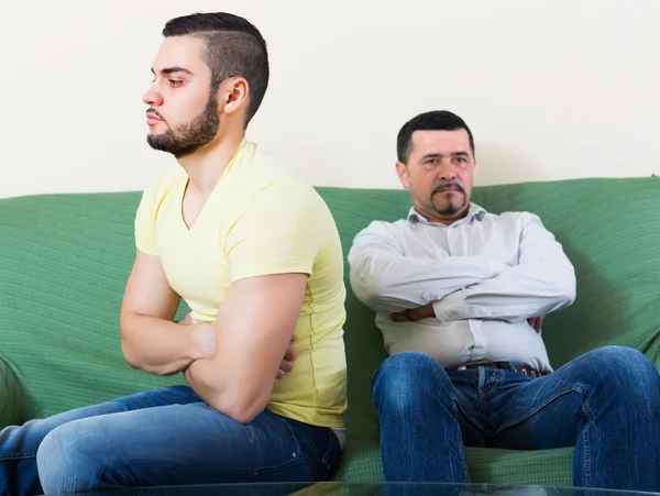 Male adults arguing about something — Stock Photo, Image