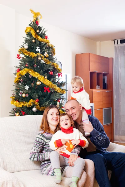 Family with Christmas tree — Stock Photo, Image