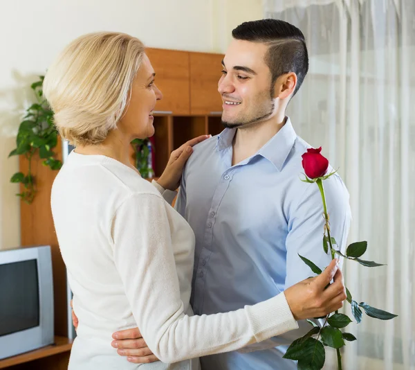 Son frågar mamma dansa — Stockfoto