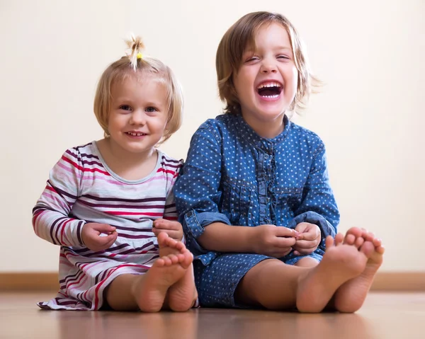 Gelukkig kleine meisjes — Stockfoto