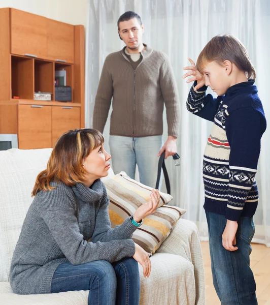 Mother and father   scolding teenager — Stock Photo, Image