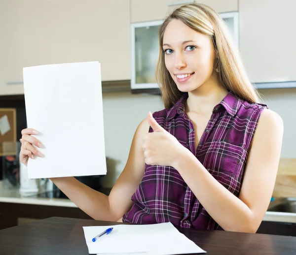 Positive blonde girl with papers Stockfoto