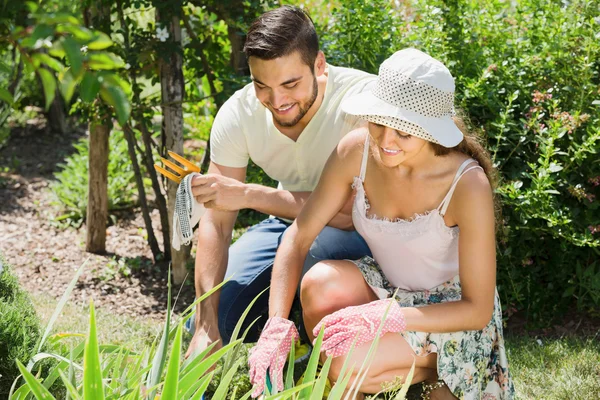 Pareja casada joven — Foto de Stock