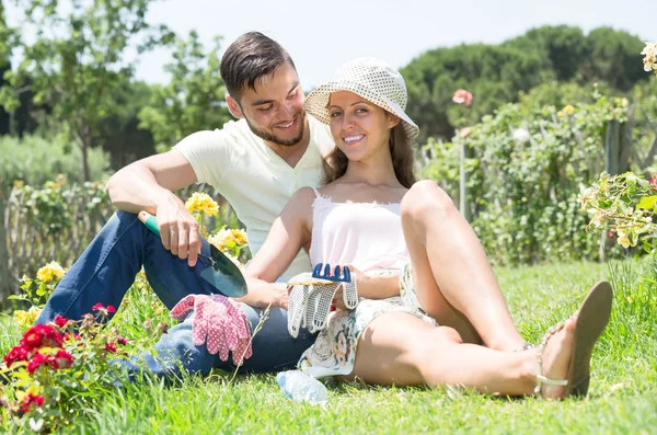 Retrato de casal sorridente — Fotografia de Stock