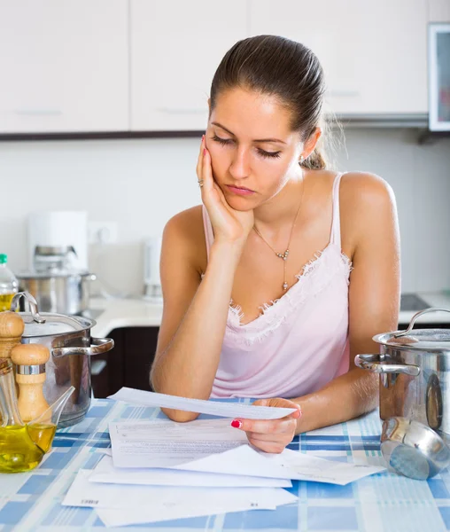 Portret van depressief meisje — Stockfoto