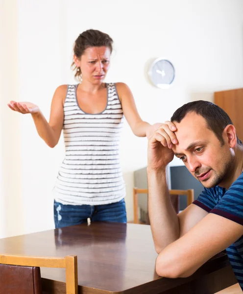 Domowej kłótni między małżonków — Zdjęcie stockowe