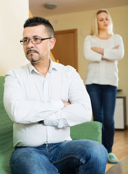 Pareja casada tras pelea —  Fotos de Stock