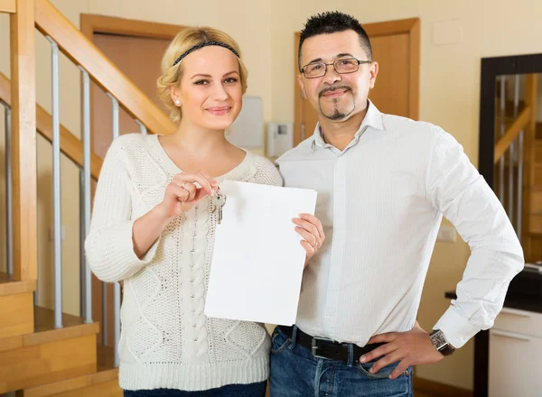 Couple buying apartment — Stock Photo, Image