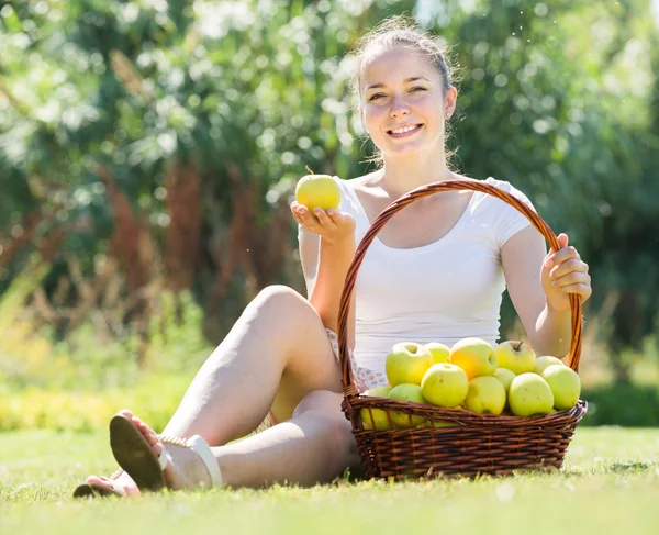 Girl with apples harvest — Stock Photo, Image