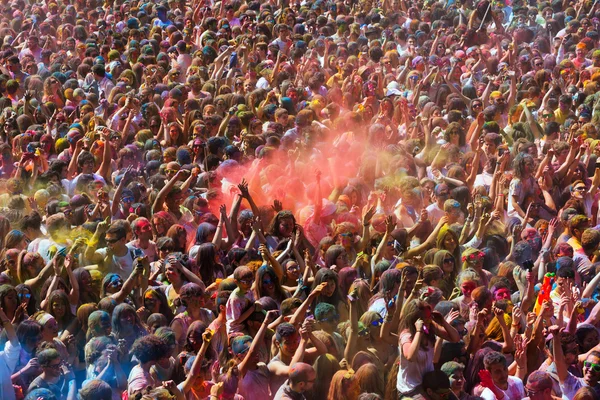 Festival de los colores Holi Barcelonában — Stock Fotó