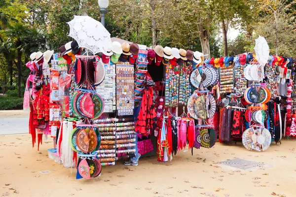 Verkauf von touristischen Souvenirs in Sevilla — Stockfoto