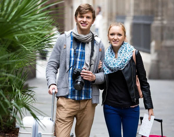 Aantal toeristen met fotocamera — Stockfoto