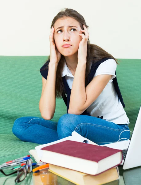 Teenager doing homework — Stock Photo, Image