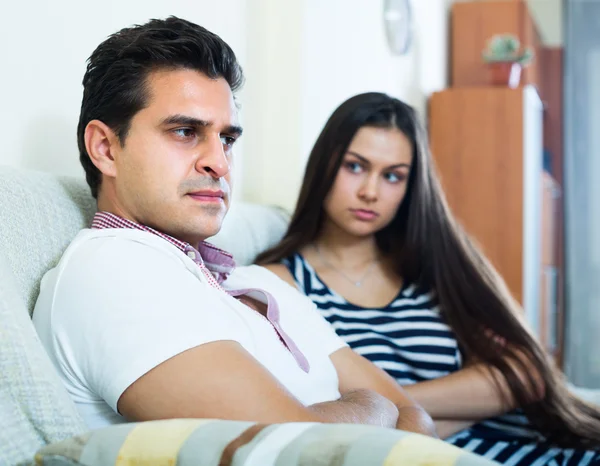 Quarrel between young spouses — Stock Photo, Image