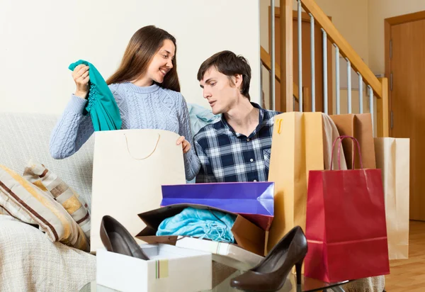 Guy and girl be delighted purchases — Stock Photo, Image