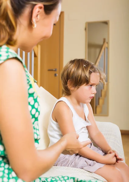 Woman berating daughter — Stock Photo, Image