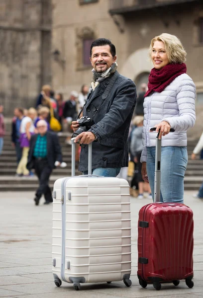 Senior couple sightseeing — Stock Photo, Image