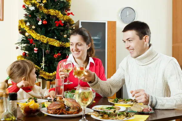 Keluarga saat makan malam Natal — Stok Foto