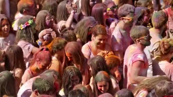 Personnes au Festival de los colores Holy — Video