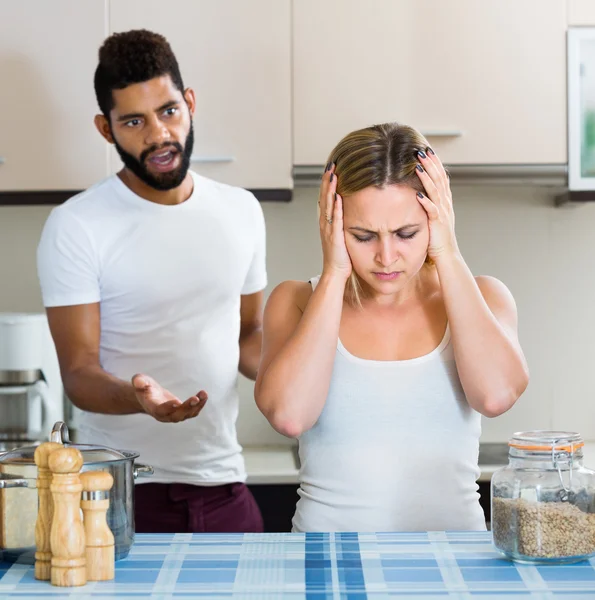 Man and wife having bad argument — Stock Photo, Image