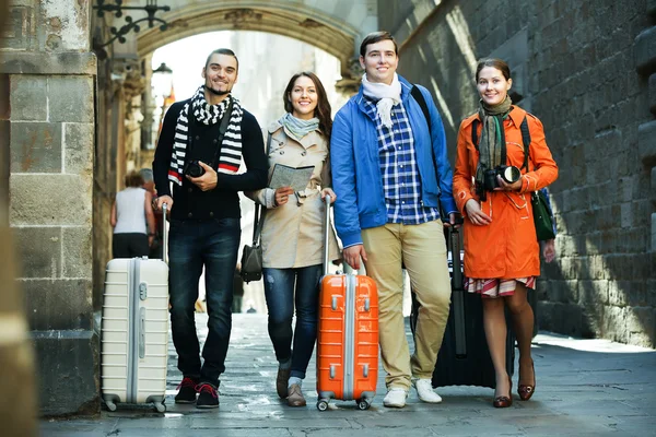 Two couples reading city map — Stock Photo, Image