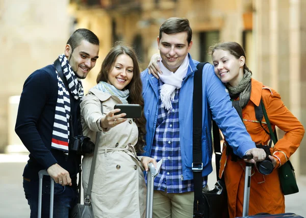 Tourists taking selfie — Stock Photo, Image