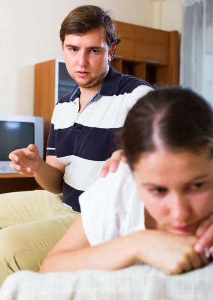 Upset spouses after domestic quarrel — Stock Photo, Image