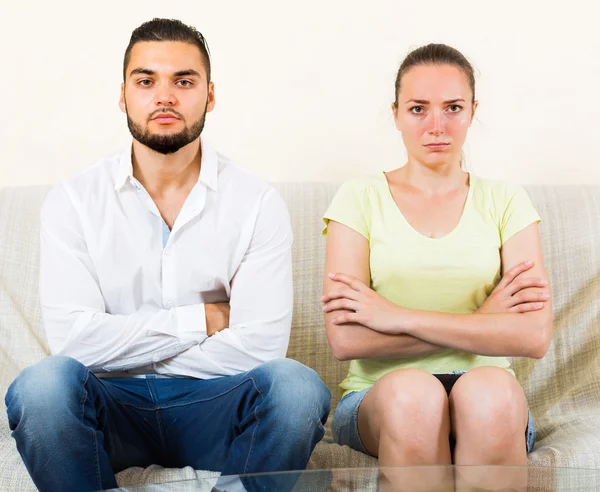 Couple at home after conflict — Stock Photo, Image