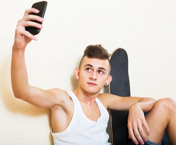 Male teenager tacking selfie — Stock Photo, Image
