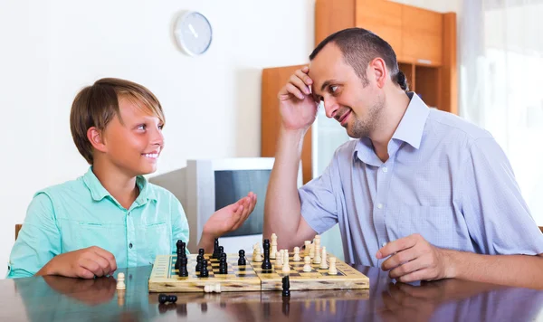 Padre e hijo ganar juego — Foto de Stock