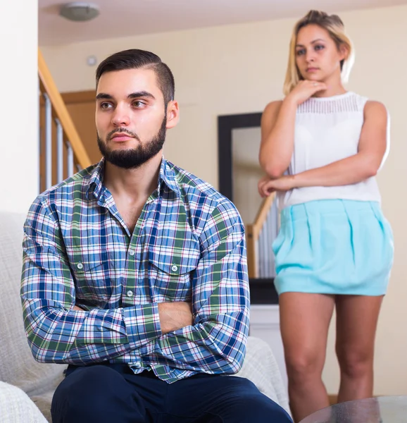 Couple having quarrel indoor — Stock Photo, Image