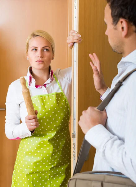 Family conflict at the door — Stock Photo, Image