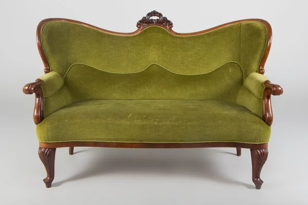 Antieke sofa, studio opname met schaduwen — Stockfoto