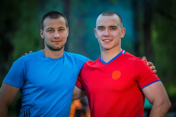 Deux jeunes hommes Amis — Photo