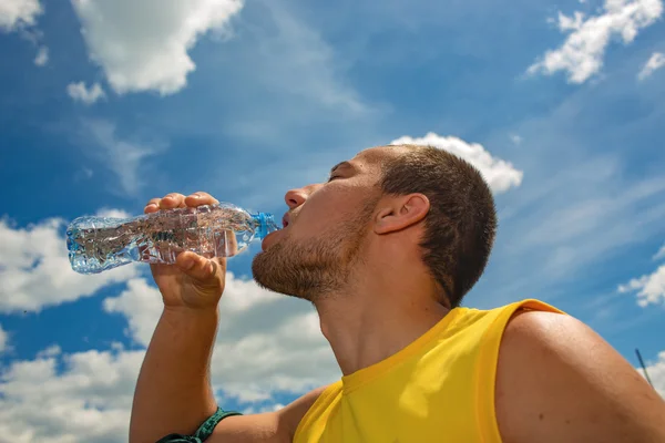 The satisfaction of thirst — Stock Photo, Image