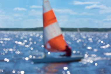 Gün ortasında sakin