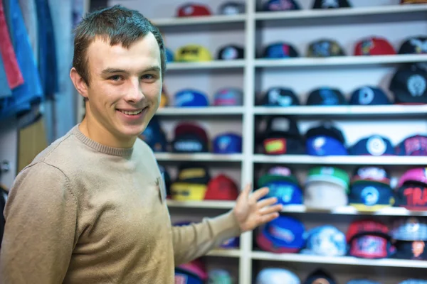 Recommends fashion baseball caps — Stock Photo, Image