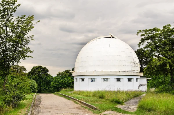 Telescopio en el bosque —  Fotos de Stock