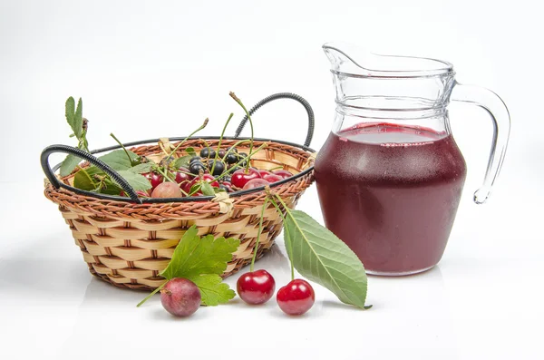 Berries and juice — Stock Photo, Image