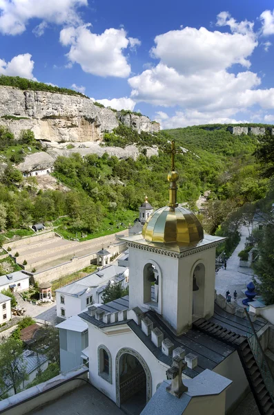 Mănăstirea din munți — Fotografie, imagine de stoc